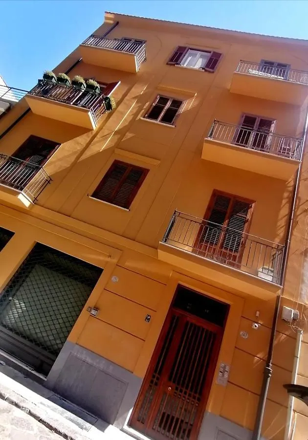 A Due Passi Dal Massimo Apartment Palermo